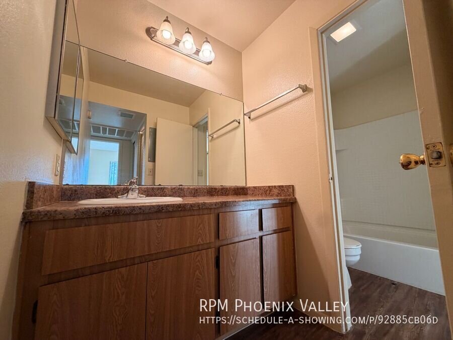 1 Bed/1 Bath 500 sq.ft. Near Tempe Marketplace and Light Rail - *MOVE IN SPECIAL* property image