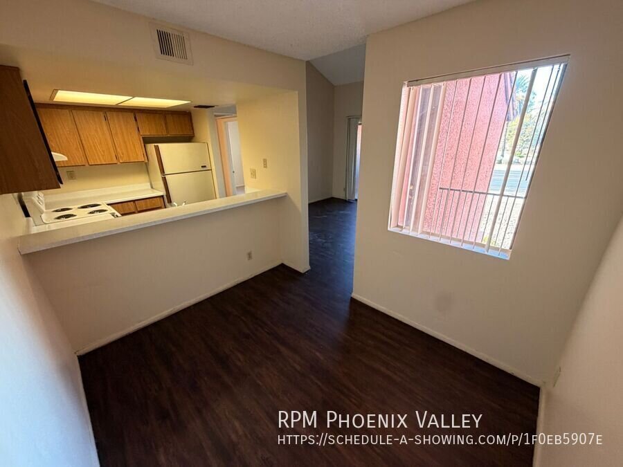 1x1 Near Tempe Marketplace w/ *MOVE IN SPECIAL* property image