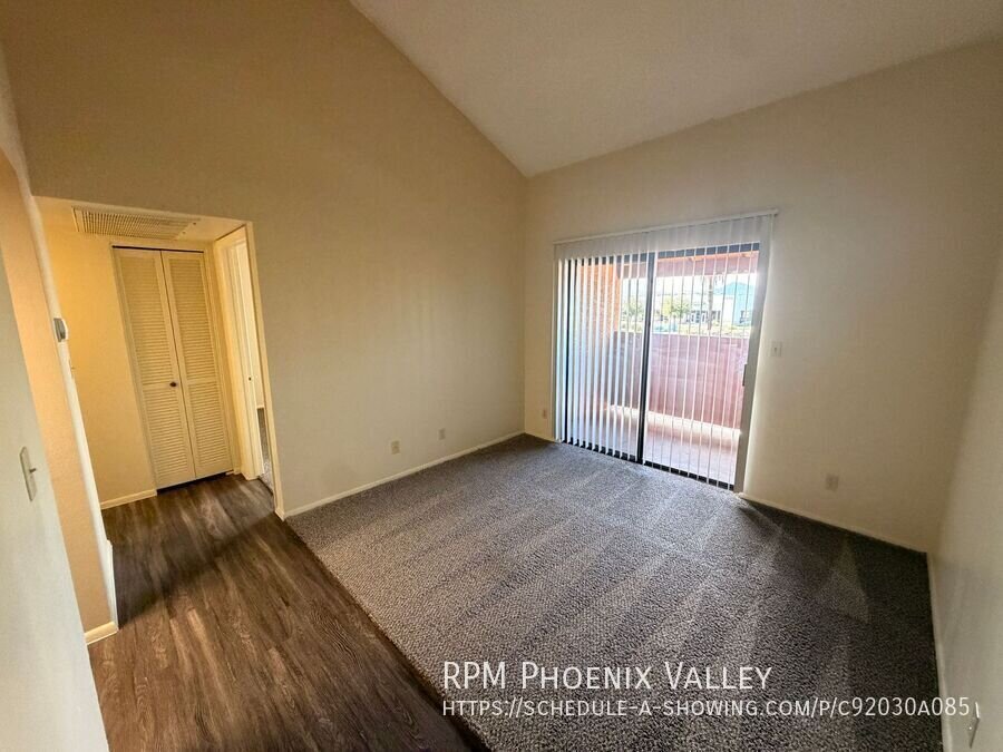 1x1 In Tempe w/ *MOVE IN SPECIAL* property image