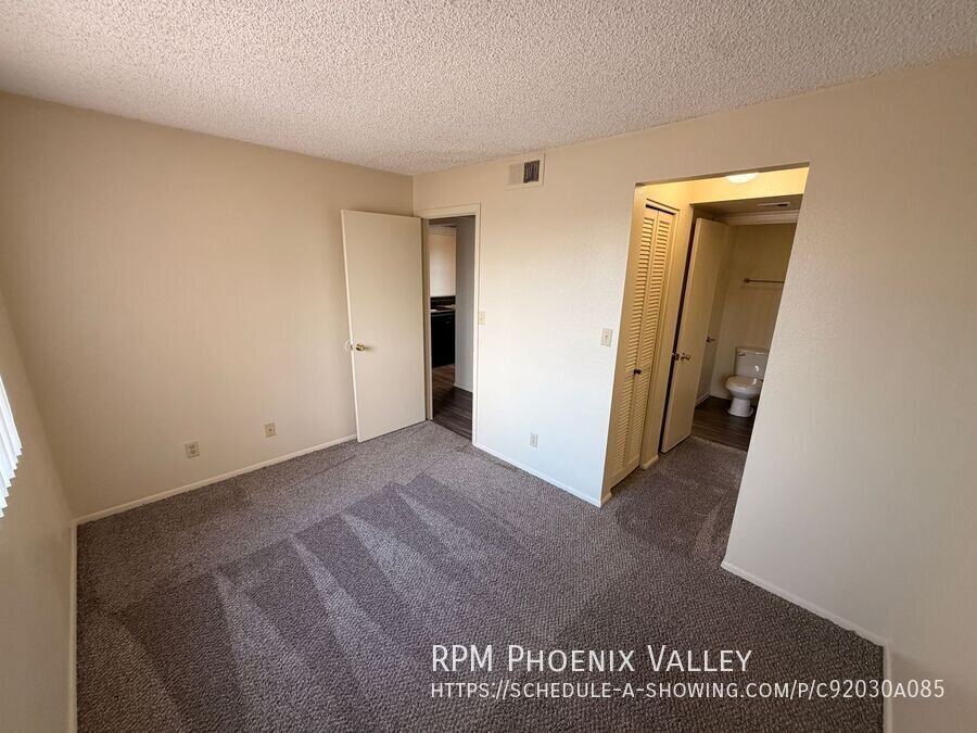 1x1 In Tempe w/ *MOVE IN SPECIAL* property image