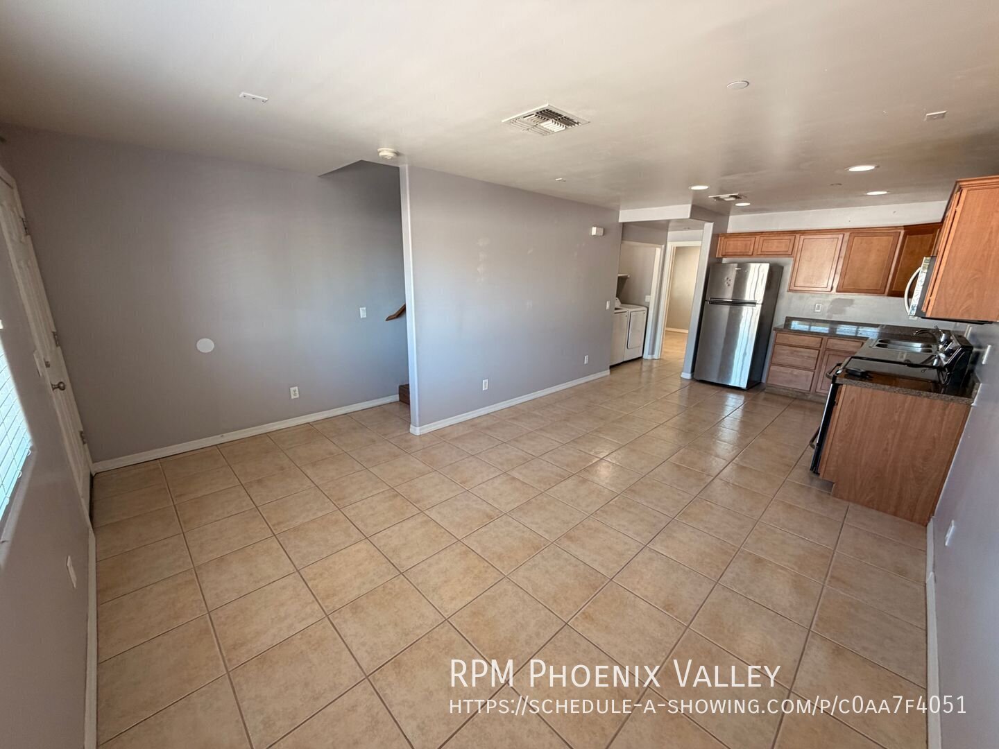 3 Bed/2 Bath Townhome *NO* Carpet End Unit *ALL* Appliances! property image