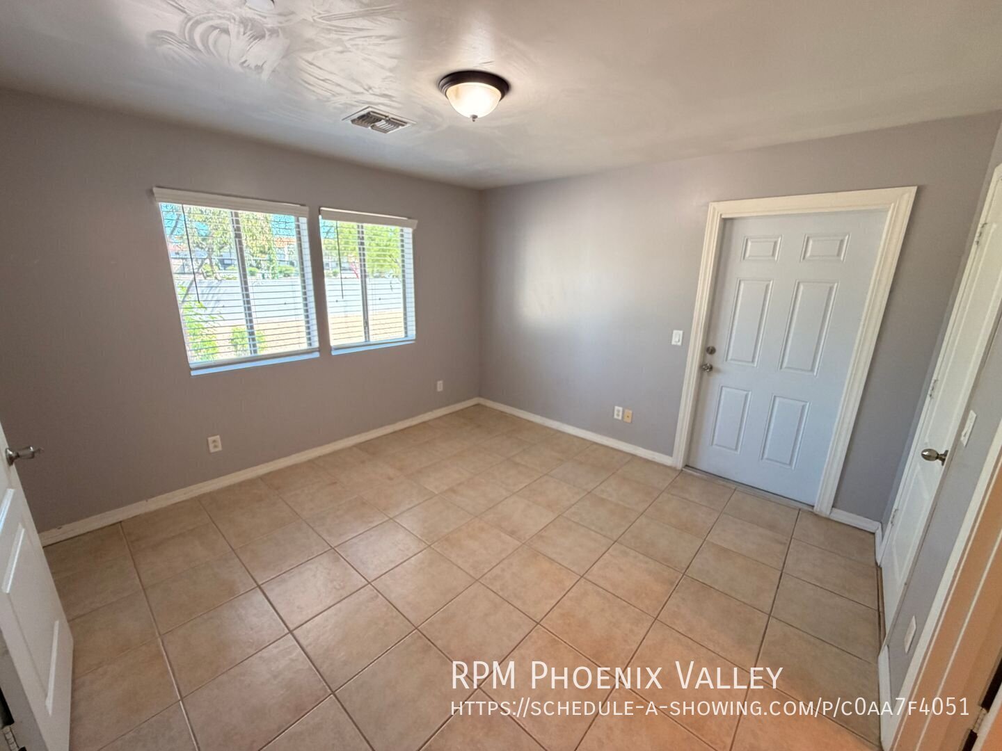 3 Bed/2 Bath Townhome *NO* Carpet End Unit *ALL* Appliances! property image