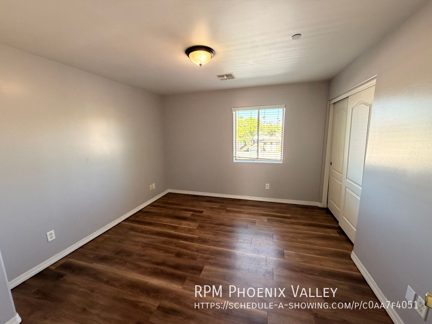 3 Bed/2 Bath Townhome *NO* Carpet End Unit *ALL* Appliances! property image