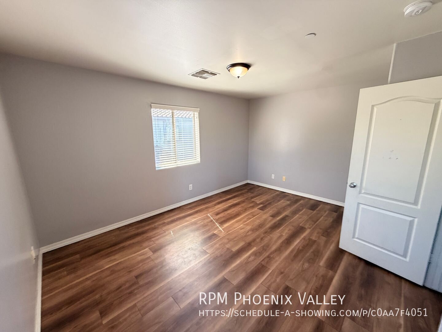 3 Bed/2 Bath Townhome *NO* Carpet End Unit *ALL* Appliances! property image