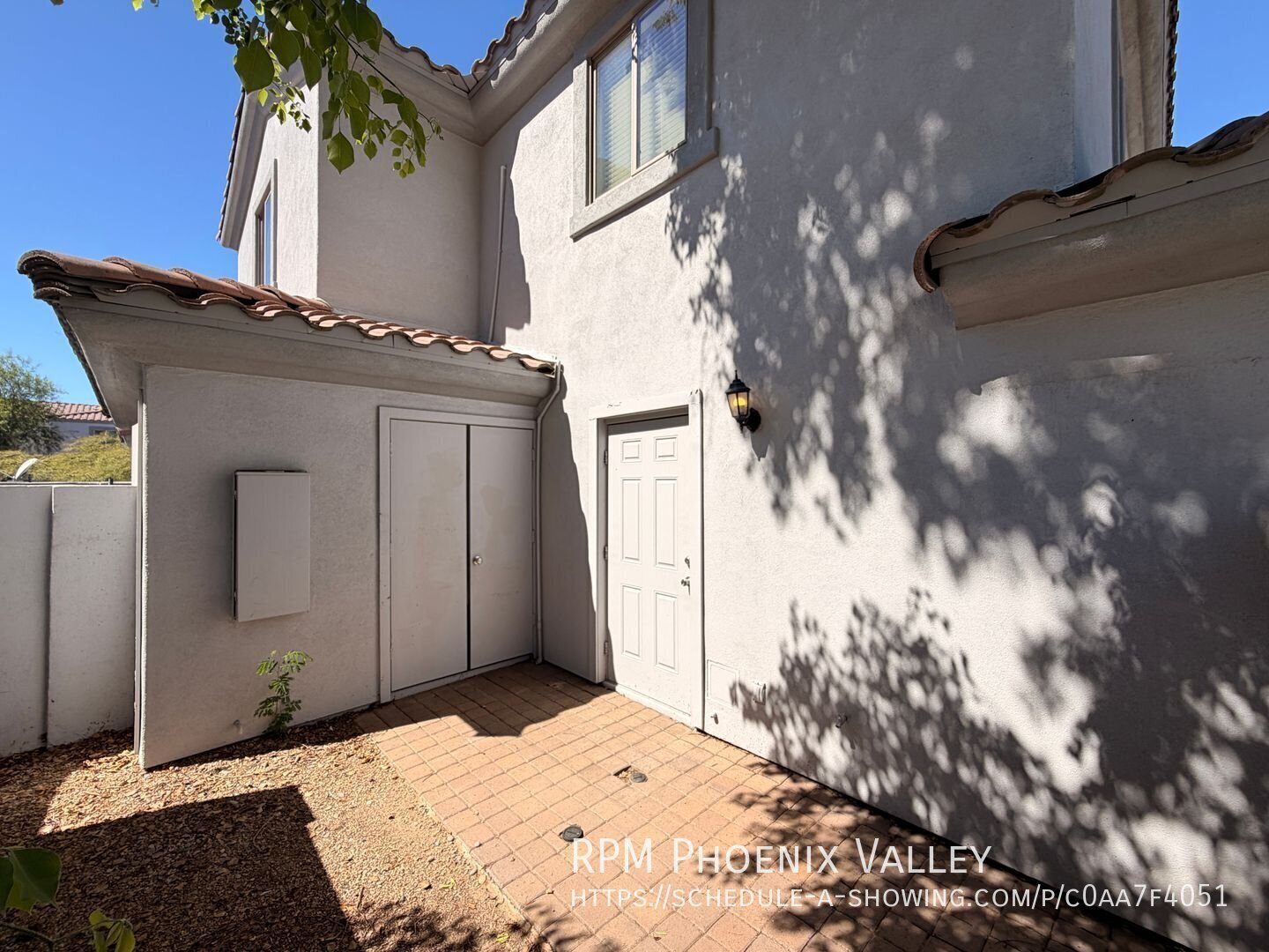 3 Bed/2 Bath Townhome *NO* Carpet End Unit *ALL* Appliances! property image