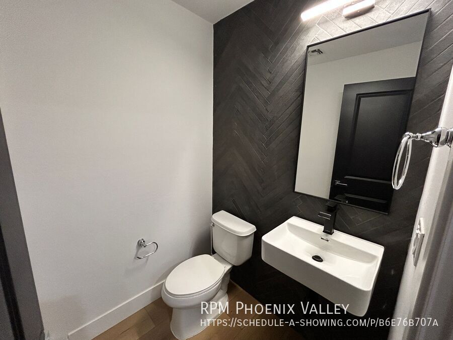 ✨ Absolutely Stunning Gated Condo ✨ property image