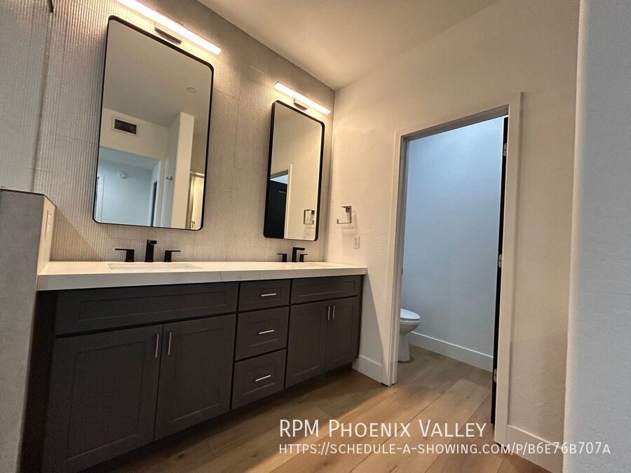 ✨ Absolutely Stunning Gated Condo ✨ property image