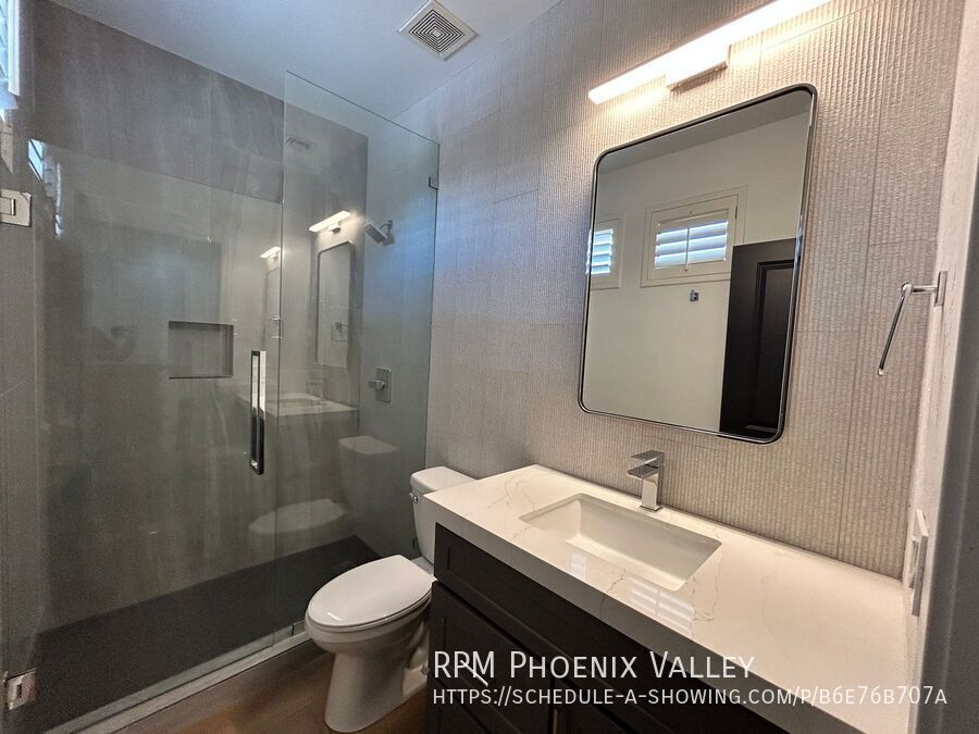 ✨ Absolutely Stunning Gated Condo ✨ property image