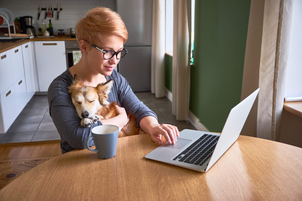 Learn How to Attract Millennial Residents to Your Phoenix Rental Property millennial renter searching phoenix property manager site for new rental home listings